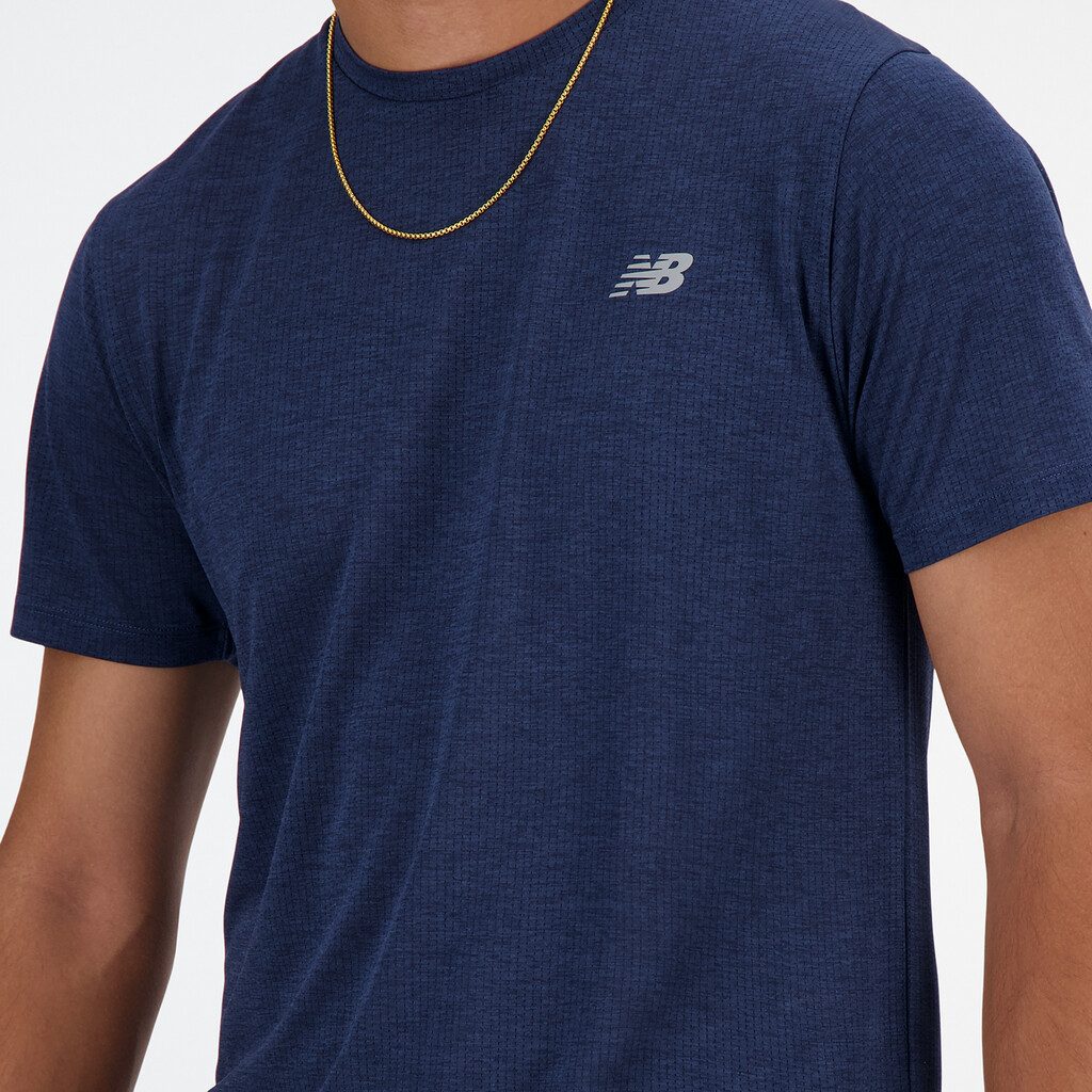 New Balance Athletics Run T-Shirt Blau | Men